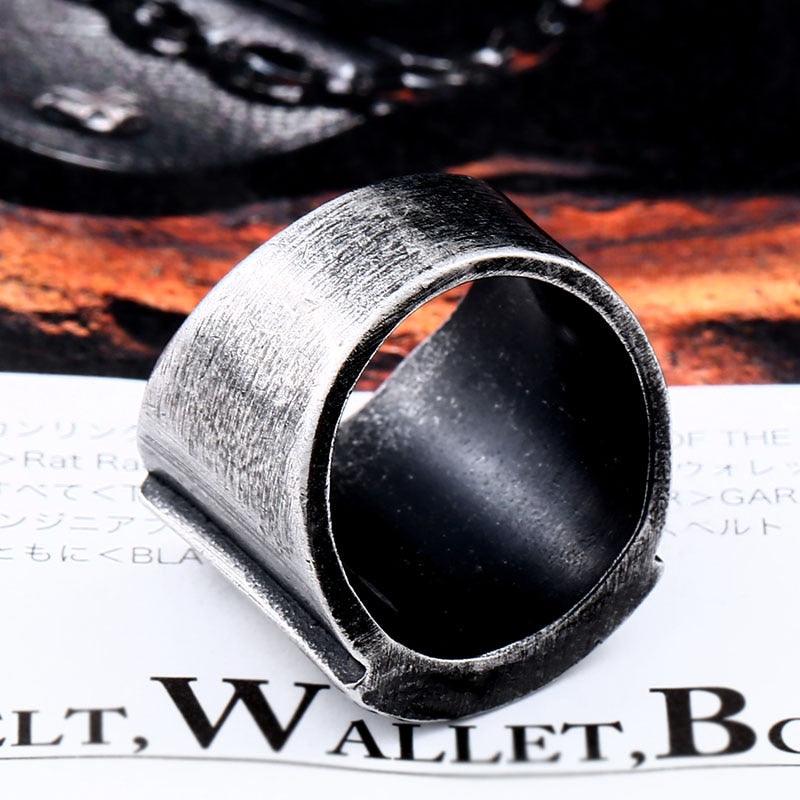 Draven Triangle Ring
